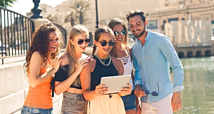 group of people skupina lidí