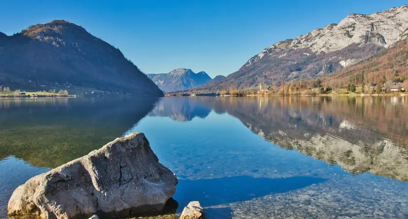 jezero a kámen lake and the rock