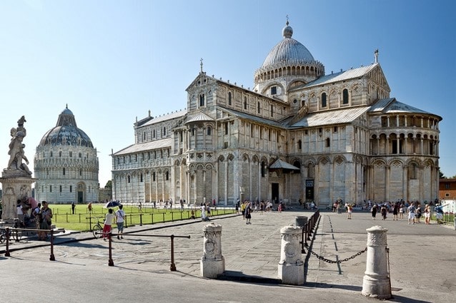 Pisa, duomo, katedrála zevnku